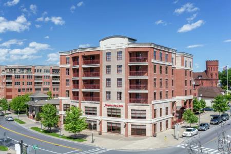 Hampton Inn and Suites Downtown - 26