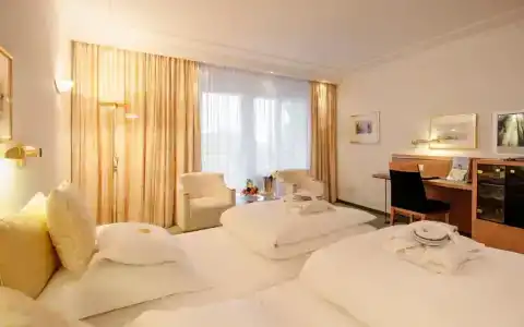 Bayerischer Hof - 53