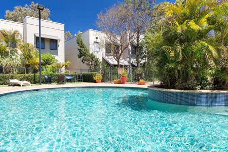Rydges - 15