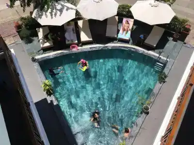 Threeway Riverside Villa - 17