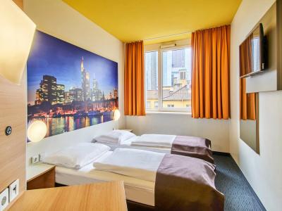 B&B Frankfurt Hauptbahnhof - 5