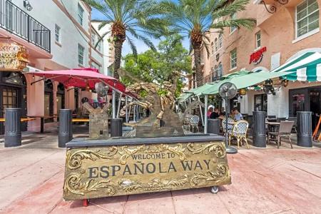 El Paseo - 31