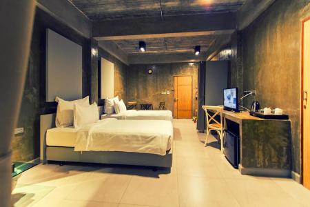 Kroque Boutique & Bistro - 31