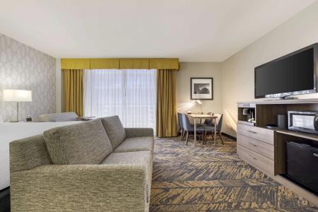 Best Western Plus Bayside Inn - 95