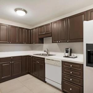Holiday Inn Express & Suites Sarasota East, An Ihg - 20