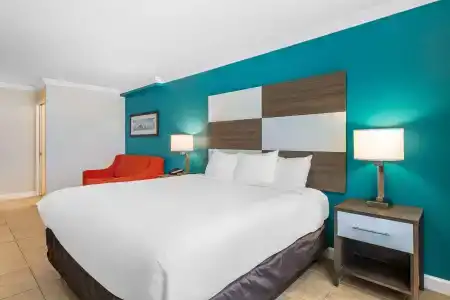 Comfort Inn & Suites Daytona Beach Oceanfront - 40