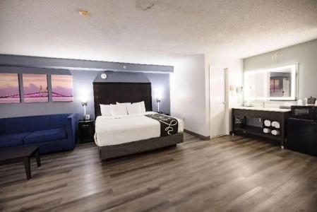 La Quinta Inn by Wyndham Near Busch Gardens - 50