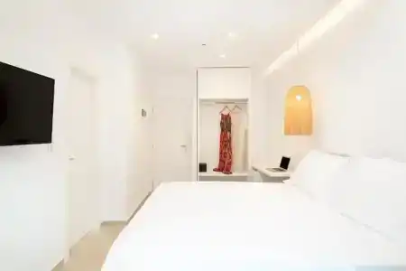 Golden Bee Lifestyle - 2