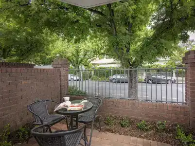 Adelaide Inn - 72