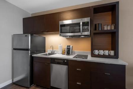 TownePlace Suites by Marriott Indianapolis Airport - 23