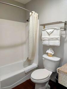 Lyfe Inn & Suites By Aga - Lax Airport - 58