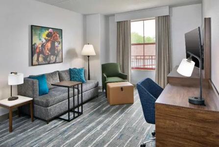 Hampton Inn and Suites Downtown - 156