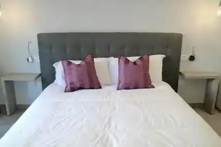 Riviera Luxury Suites - 24