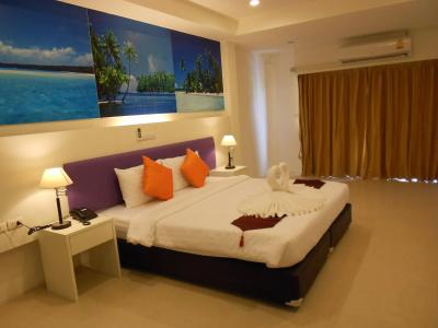 Armoni Patong Beach - 1