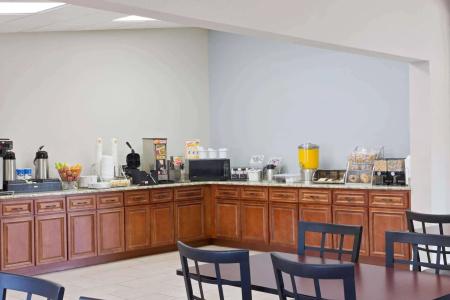 Rodeway Inn - 15