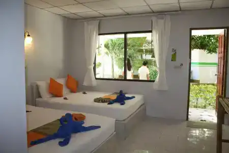 Lime & Soda Beachfront Resort - 5