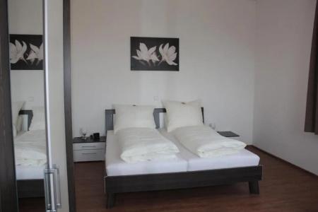 Thai Tawan - 102