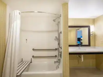 Holiday Inn Coliseum, An Ihg - 60