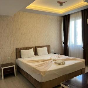 Grand Black - 5