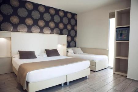 L'Hotel - 29
