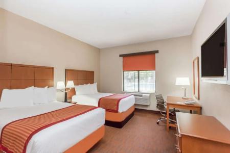 Baymont by Wyndham Savannah/Garden City - 24