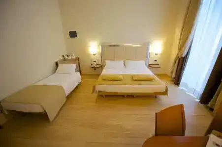 Best Western Crystal Palace - 43