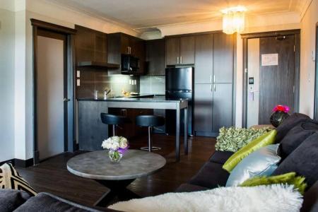 Best Western Plus Village Park Inn - 75
