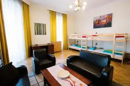 Friends Hostel & - 35