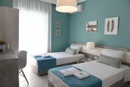 Dionisos Elia - 4