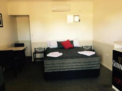 Park Avenue Motel - 28