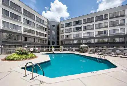 DoubleTree by Hilton - 13