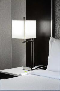 Fairfield Inn & Suites by Marriott Boston - 16