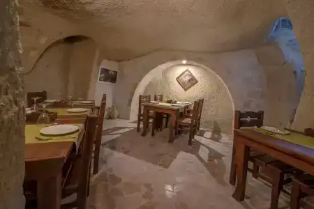 Sinasos Palace Cave - 18
