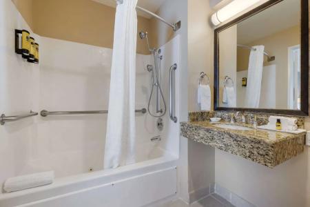 Best Western Plus Marina Shores - 74