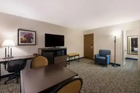 Best Western Winners Circle - 95