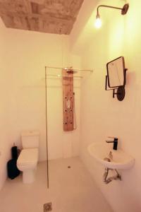 Mesanto Luxury Suites - 111