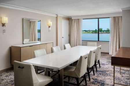 Hilton New Orleans Riverside - 35