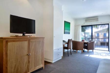 Best Western Motor Inn & Serviced - 64
