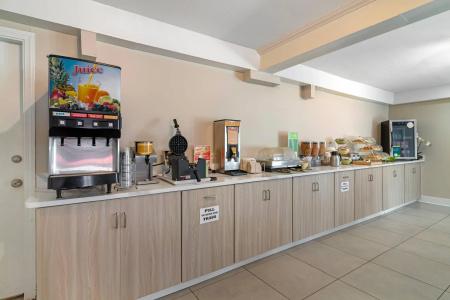 Quality Inn - 18