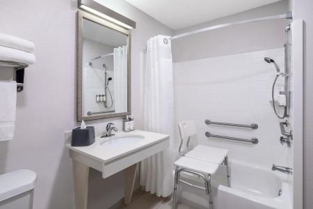Fairfield Inn West - 7