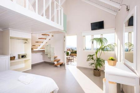 Notos Heights & Suites - 304