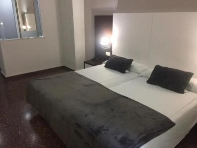 Fontana Plaza - 44