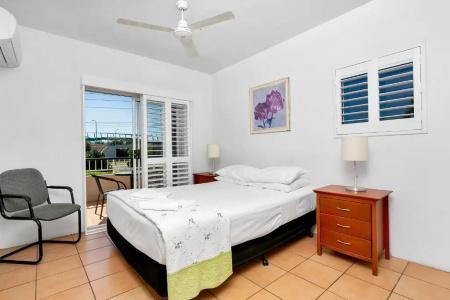 Cairns Reef Apartments & - 36