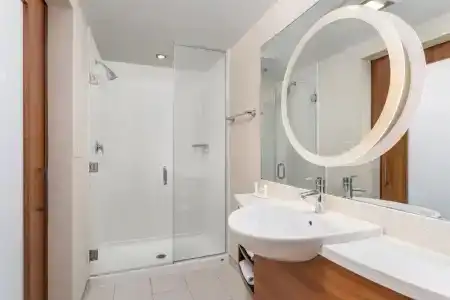 SpringHill Suites by Marriott Downtown/Cameron Harbor - 6