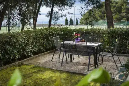 The Residence - 14
