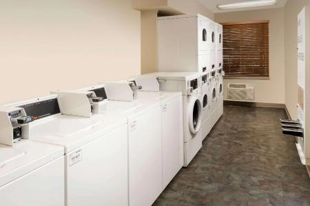 WoodSpring Suites - 11