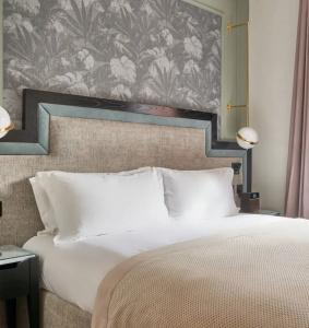 11 Cadogan Gardens & - 101