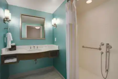 Hilton Garden Inn Oceanfront - 10