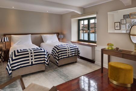 Brown Beach House & Spa - 3