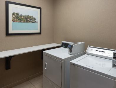 Cambria Miami Airport - Blue Lagoon - 28